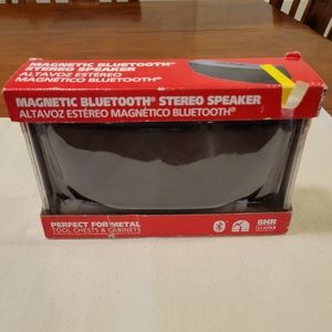 🆕️NWOT~ MAGNETIC BLUETOOTH RADIO SPEAKER